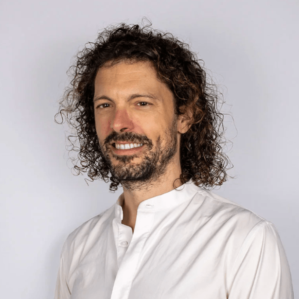 Aaron Navia Fernandez